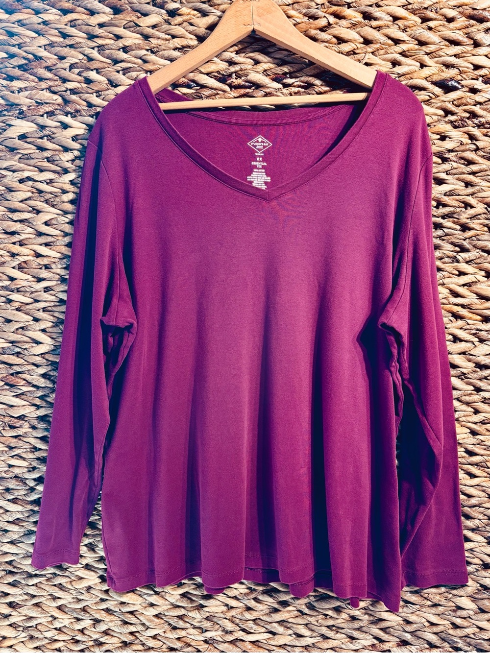 Women's V-Neck Long Sleeve Top - Burgundy